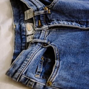The Mom Jeans